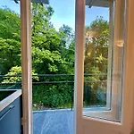 Rivers Retreat - Five Design