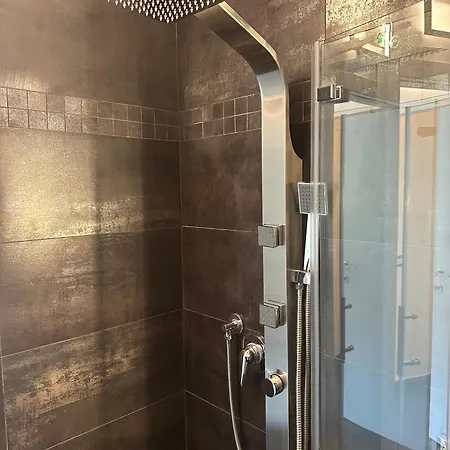 Rivers Retreat - Five Design